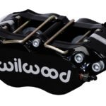 Pinza de freno radial universal Wilwood 120-14091 Dynapro estrecha de 4 pistones, color negro.