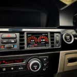 Pantalla CANchecked MFD28 Gen2 para BMW Serie 3 E90/E91/E92/E93 con volante a la derecha (2005-2013)