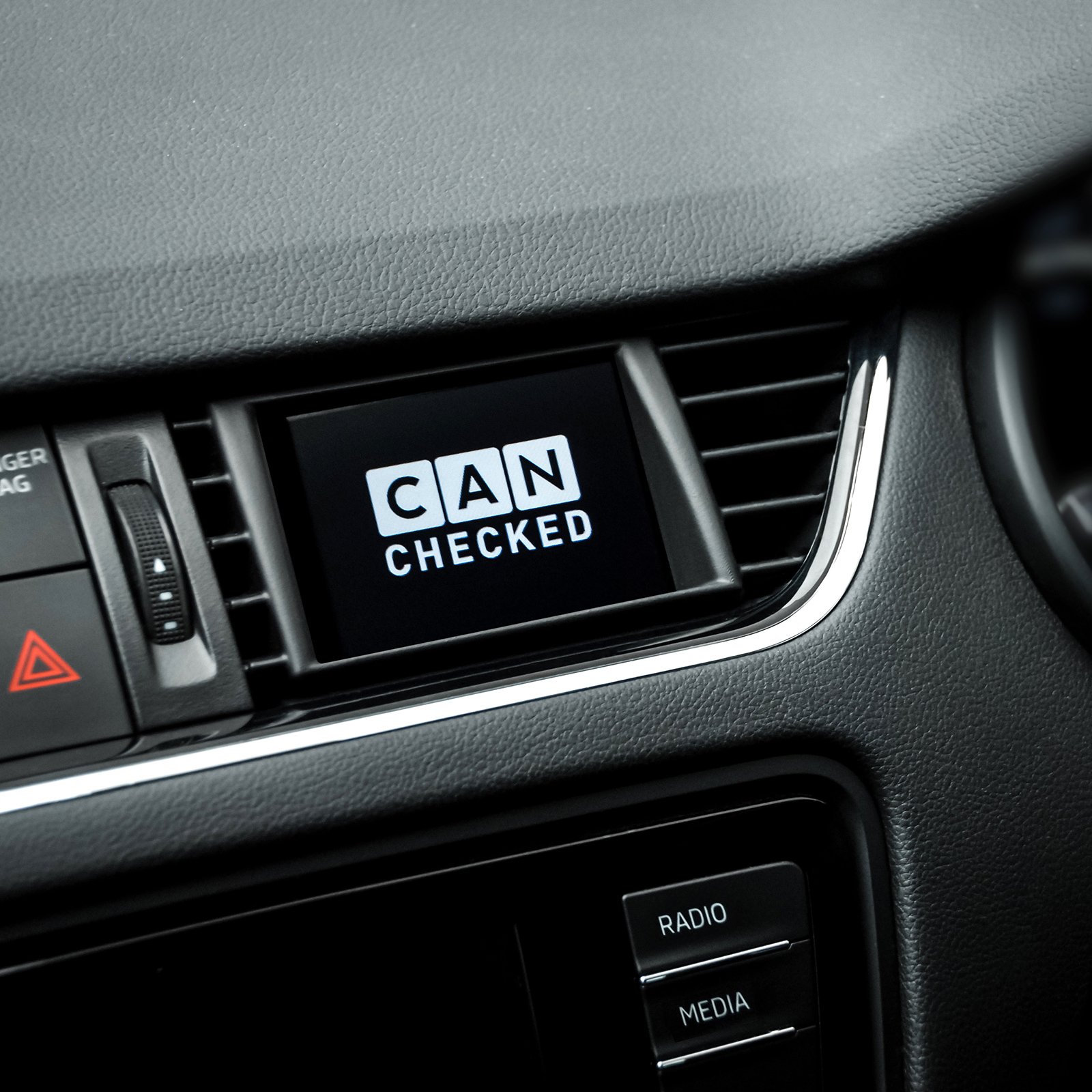 CC38051_06 CANchecked Display MFD32 Gen2 para Skoda Octavia III (5E) con volante a la derecha (2013+) - Imagen 1