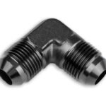 Adaptador AN8 de 90°, acoplamiento macho-macho para manguera, color negro.