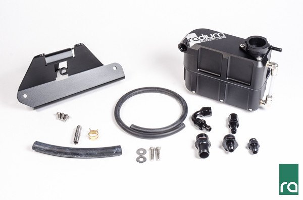 coolant-tank-kit-ford-mustang-2011-14-radium-engineering_4 Kit de depósito de refrigerante para Ford Mustang 2011-14, Radium Engineering - Imagen 1