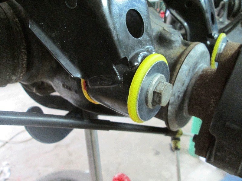 031598b-tuleja-mocowania-tylnego-dyferencjalu-przednia-bmw-e81-e82-e87-e88_3 031598B: Casquillo de montaje delantero del diferencial trasero - Imagen 1