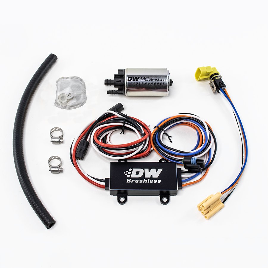 9-441-c102-0900 Bomba de combustible DeatschWerks DW440 de 415 l/h con controlador. - Imagen 1