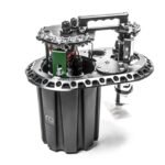 El tanque de compensación para celdas de combustible FCST-X es compatible con Walbro GSS342 / AEM 50-1200 / DW440 de Radium Engineering.