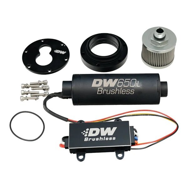 9-650-C105-5009 Adaptador de bomba interna DeatschWerks y bomba de combustible sin escobillas DW650iL de 650 l/h para tanque de compensación de 3,5 L. - Imagen 1